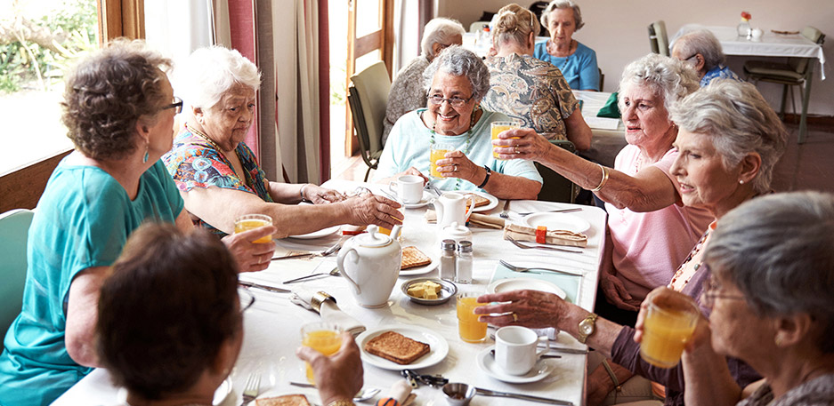 seniors dining